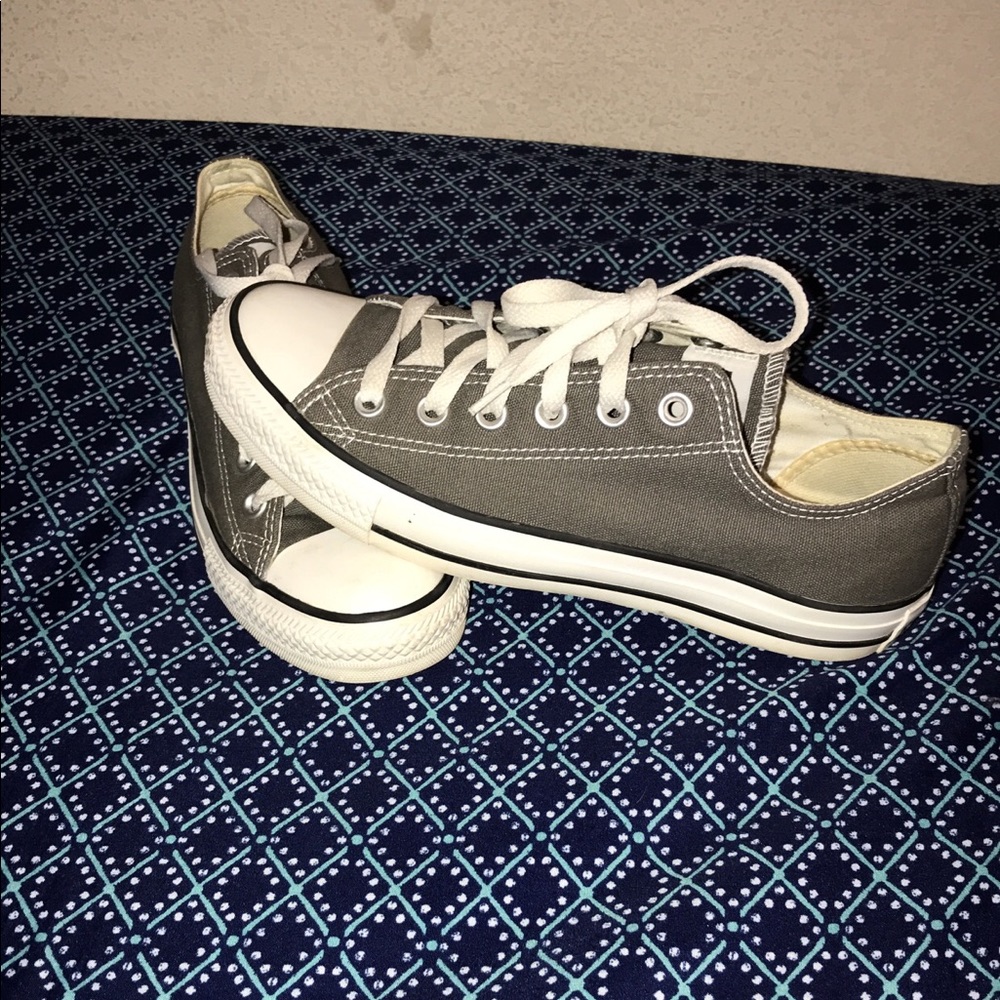 Women’s gray size 8 converse